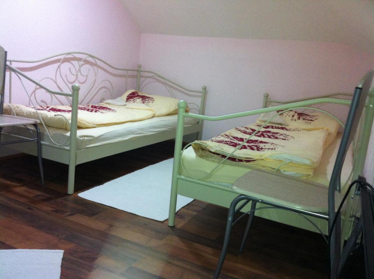 ホテルPansion Zeyno サラエヴォ 部屋 写真